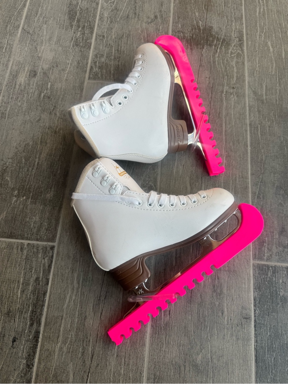 Jackson Ultima Mystique Girls' Figure Ice Skates with Hot Pink Blade Covers
